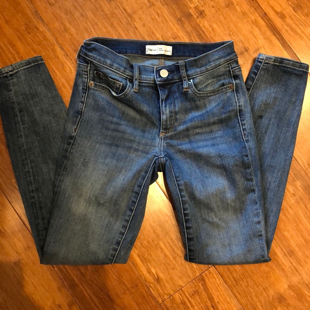 NWOT!! Gap skinny jeans